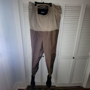 Padagonia Mens Size XL chest High fishing waders. In excrllent pre-loved conditi